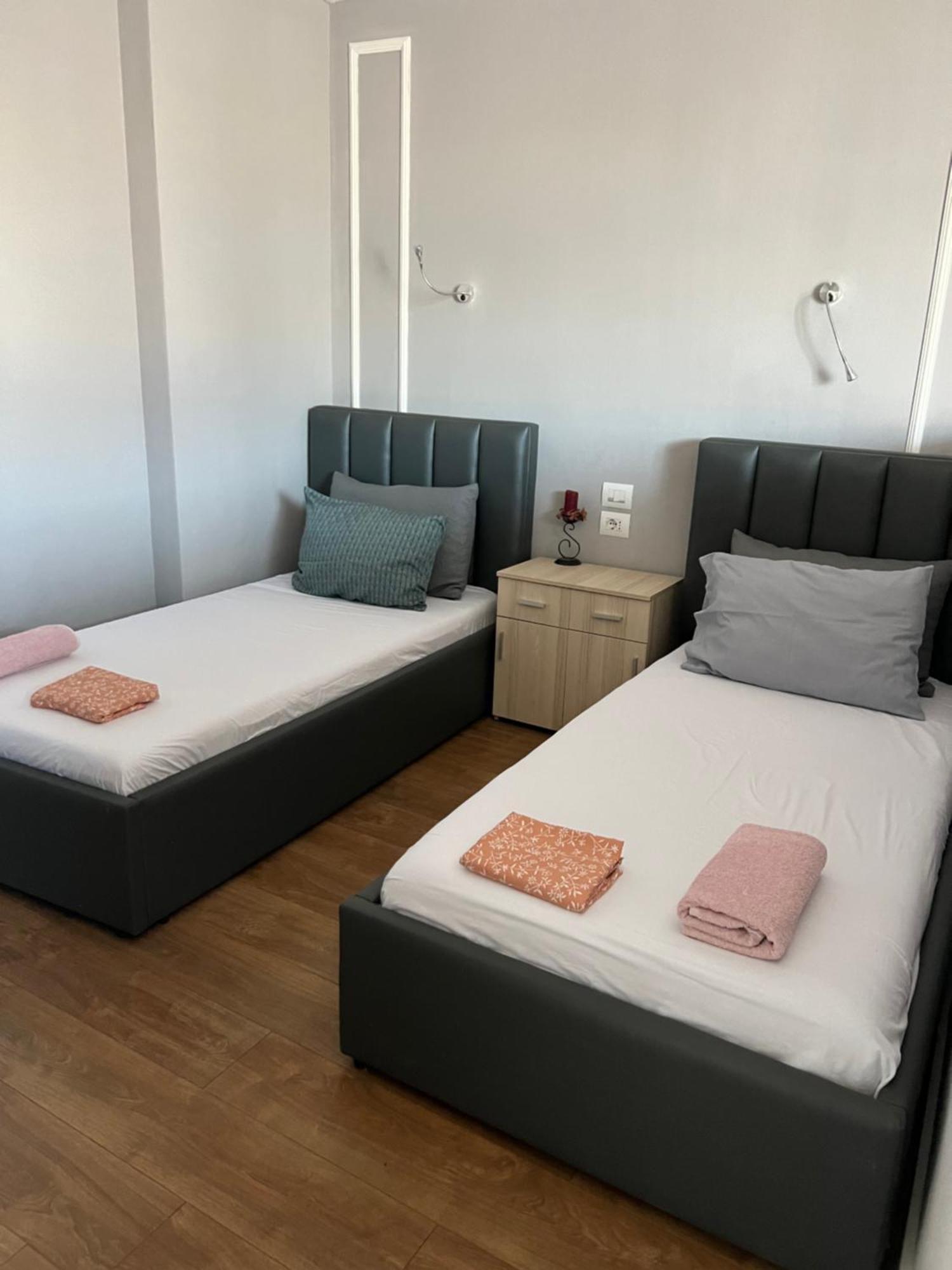 City Centre Rooms 4R Shkodër エクステリア 写真