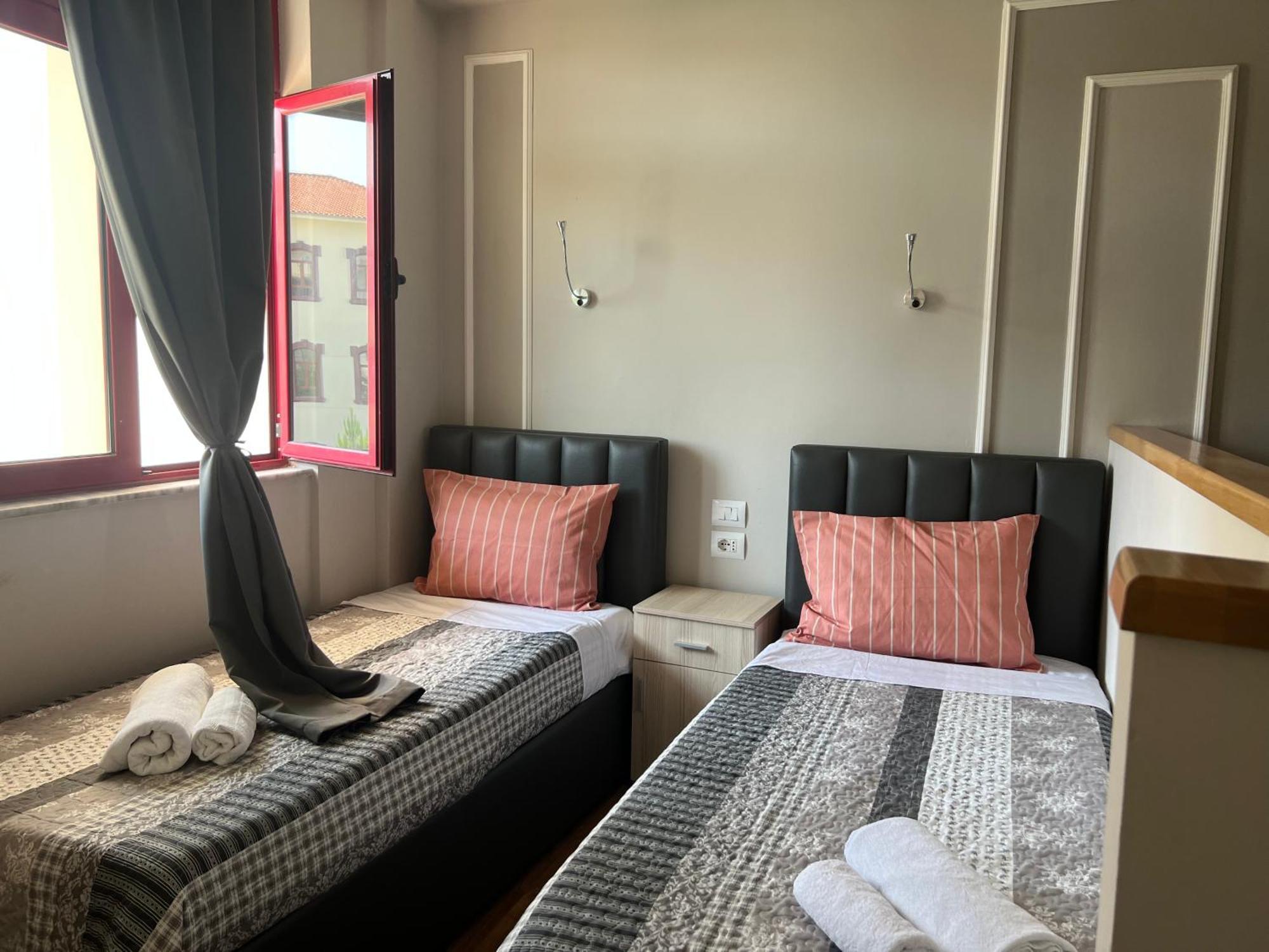 City Centre Rooms 4R Shkodër エクステリア 写真